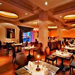 The Grand - The Leading Of The World 5* פראג