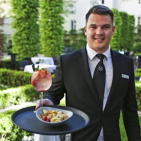 Hotel The Grand - The Leading Of The World